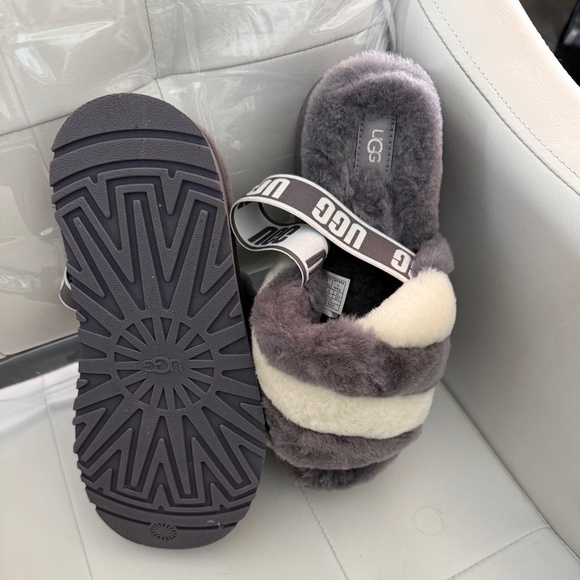 UGG DISCO WEDGE STRIPED SHEARLING SLIPPER SANDALS SIZE 10 SHOES EUC COZY PLUSH - Picture 1 of 4